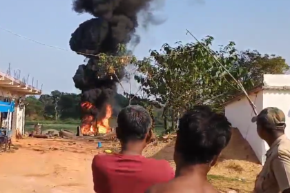 মজুত তেলের গোডাউনে আগুন।