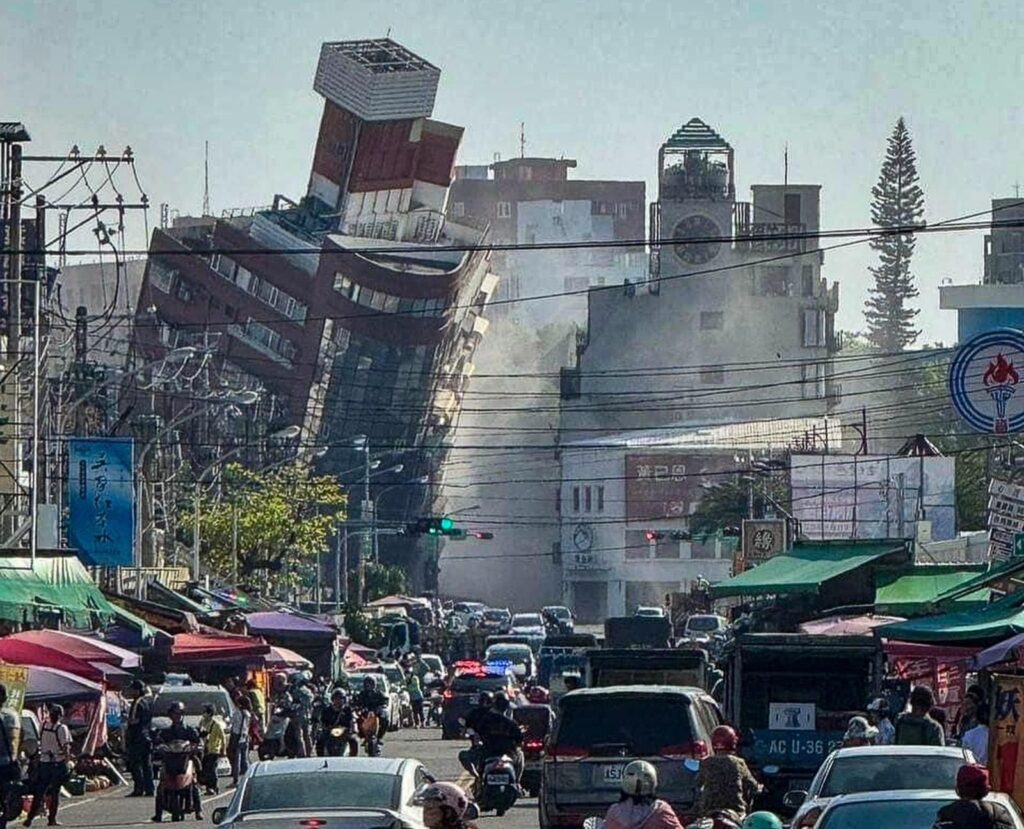 ভয়ানক ভূমিকম্পে লন্ডভন্ড তাইওয়ান