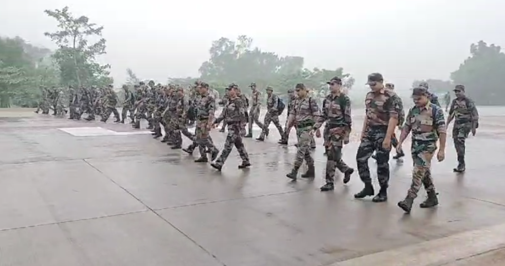 ট্রায়ালের পূর্বে জাতীয় সড়কে বায়ুসেনার রুট মার্চ হয়।