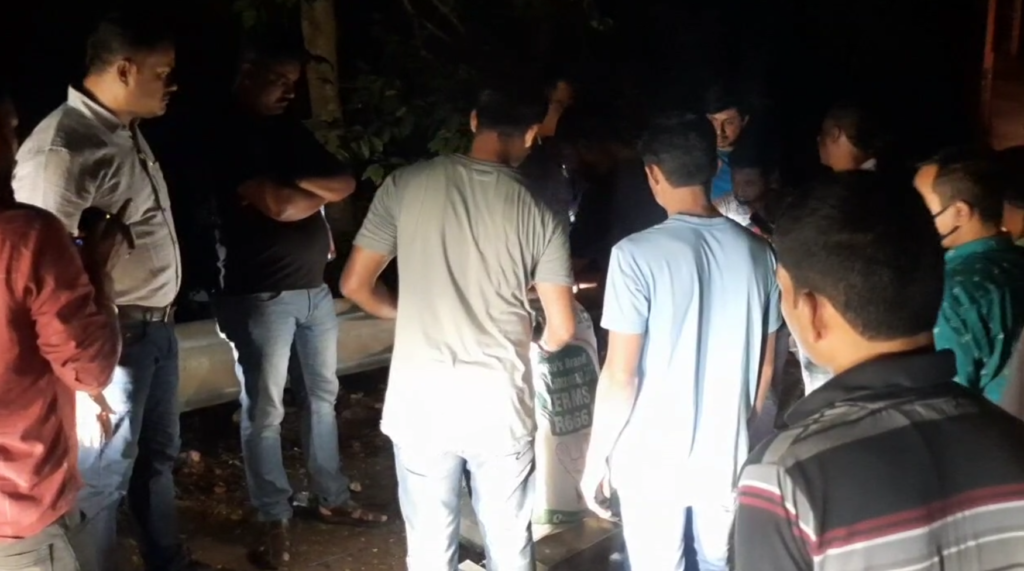 5 quintals of ganja recovered from a car full of onions : পেঁয়াজ ভর্তি গাড়ি থেকে 5 কুইন্টাল গাঁজা উদ্ধার।Police arrested 5 people.