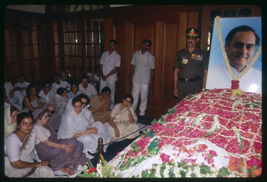 Rajiv Gandhi : ১৯৯১ সালের ২১ শে মে ভারতের সর্বকনিষ্ঠ প্রাক্তন প্রধানমন্ত্রী রাজীব গান্ধীকে নির্মমভাবে হত্যা করা হয়েছিল,