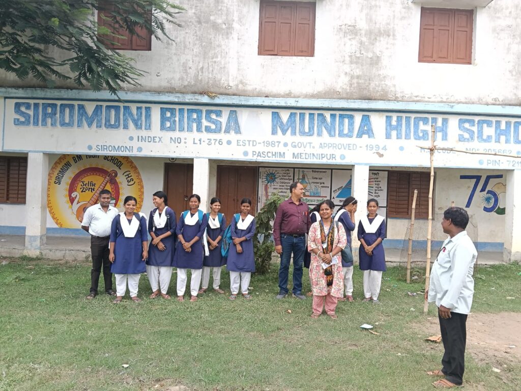 বিদ্যালয়ে শৌচালয় পরিচ্ছন্নতা ও স্যানিটারি ন্যাপকিন সরবরাহ নিয়ে রিপোর্ট চাইল কলকাতা হাইকোর্ট