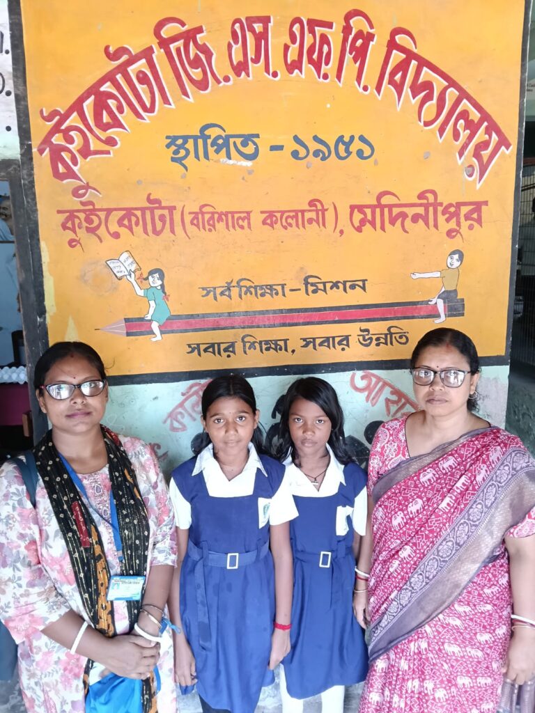 বিদ্যালয়ে শৌচালয় পরিচ্ছন্নতা ও স্যানিটারি ন্যাপকিন সরবরাহ নিয়ে রিপোর্ট চাইল কলকাতা হাইকোর্ট