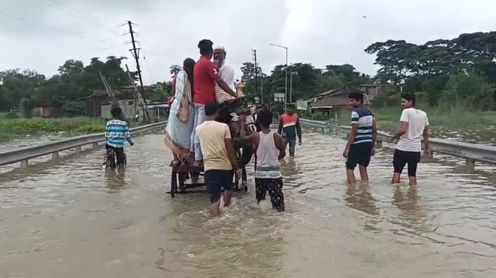 পটাশপুরে কেলেঘাই দখলমুক্তির কড়া হুঁশিয়ারি, ‘অবৈধ নির্মাণ সরান, না হলে চলবে বুলডোজার’: মন্ত্রী অগ্নিমিত্রা পাল